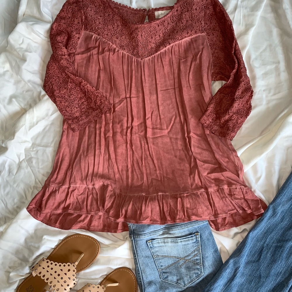 Altar’d State blush top